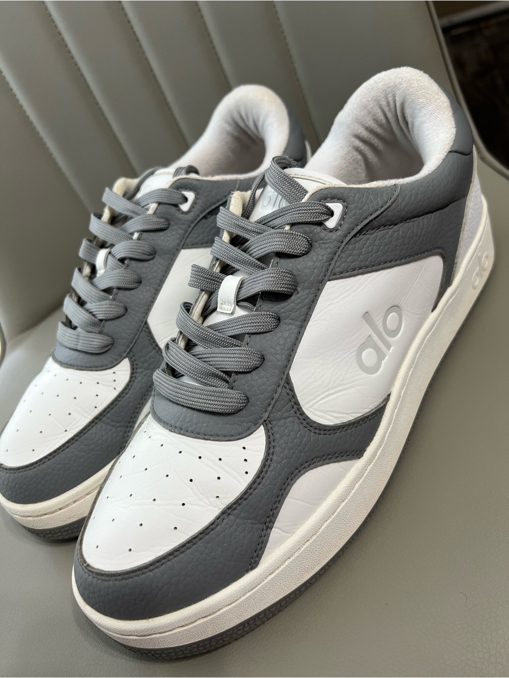 ALO Yoga Men's Gray and White Low-Top Sneakers with Logo